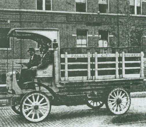 Falls City truck, apx 1912.